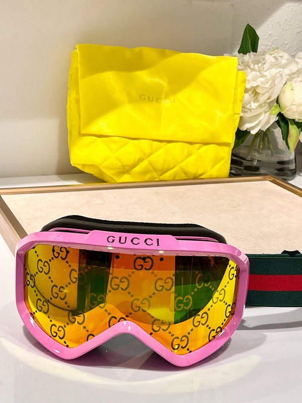 Gucci Sunglasses 77